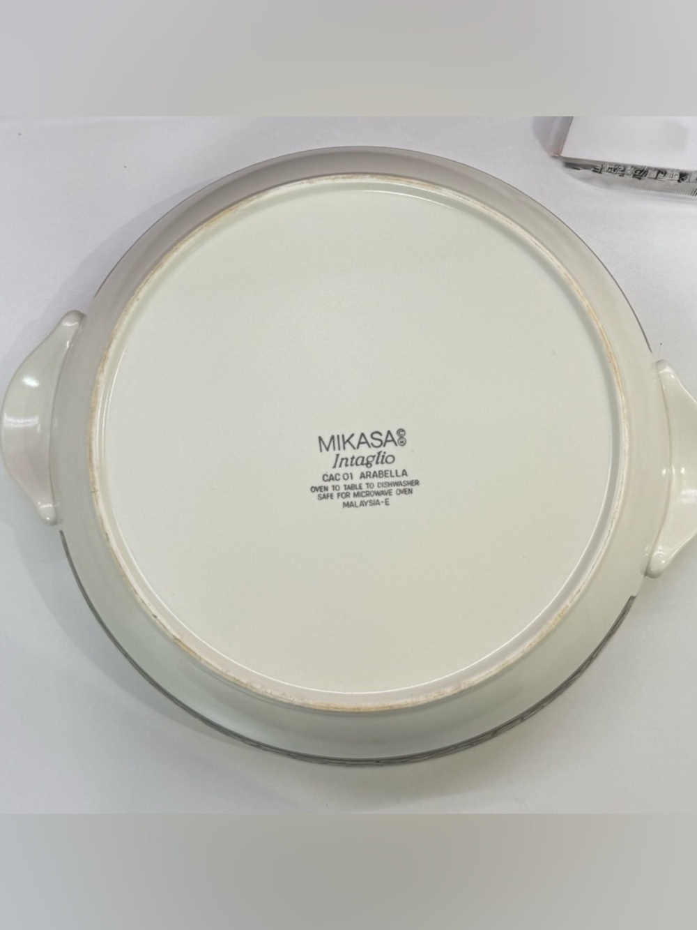 Mikasa Intaglio Arabella 2 pc Covered Casserole 9.5 ” x 2.25” - Oven to Table - Picture 4 of 11